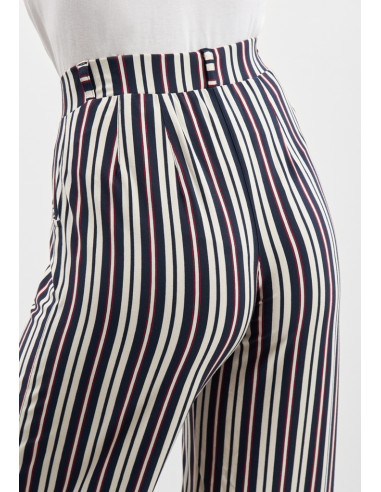 LAURIE Donna Loose Crop 28364