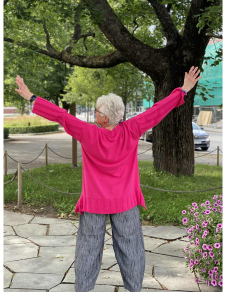 NOEN PULLOVER Strikk 83665