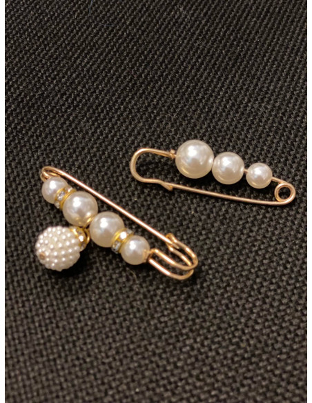 Sikkerhetsnål Med Perler og et heng