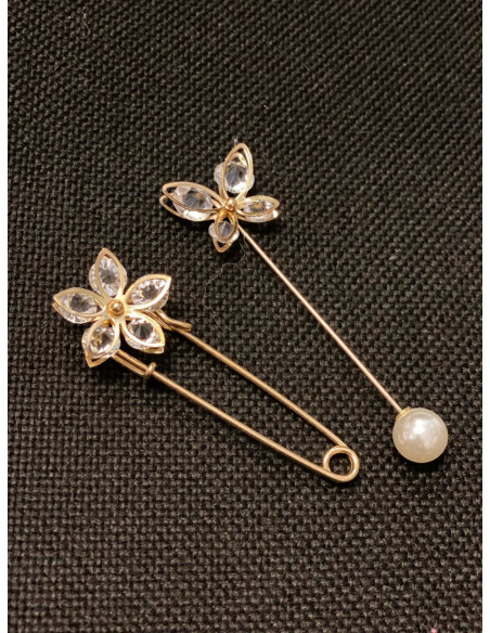 Pyntenål Med Blomst