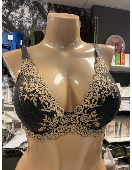 WACOAL Embrace Lace Plunge Underwire Bra WA853291076